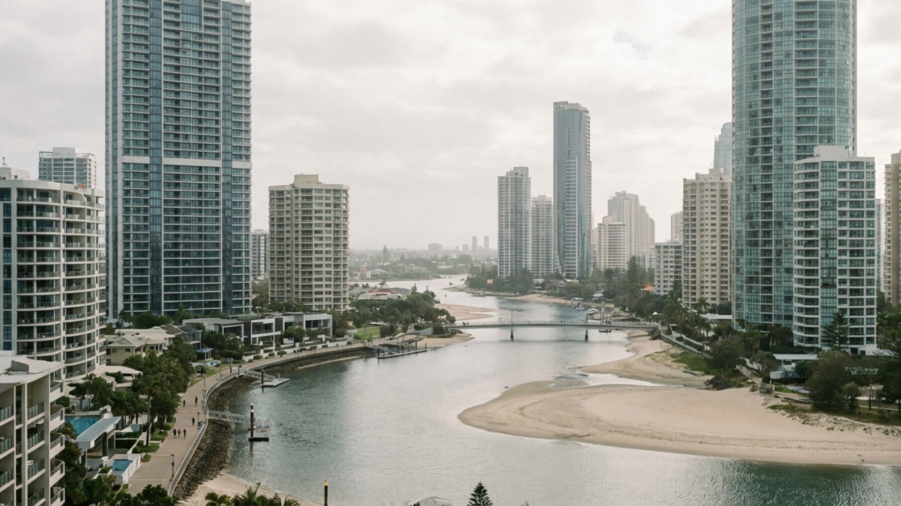 Officials and Experts Outline Positions on Gold Coast Coastal Developments